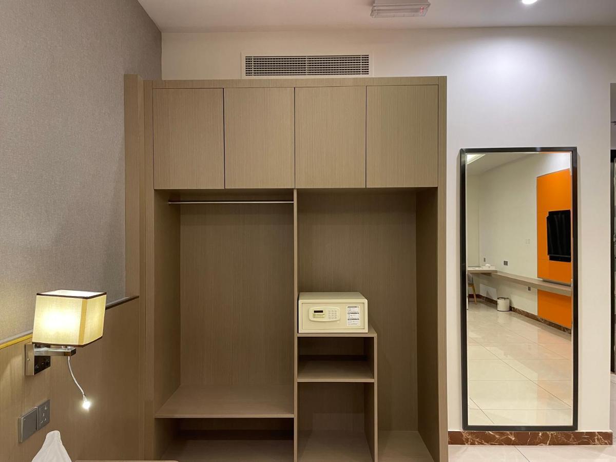 Season Inn Hotel_Al Hail Seeb Exterior foto